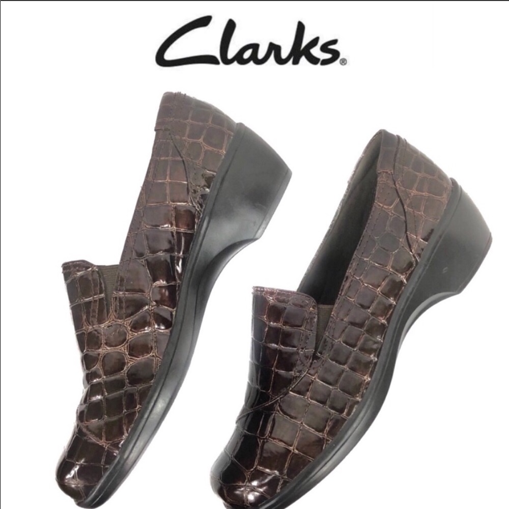 Clarks Bendable Alligator Print Slip On Shoes 9w - image 1